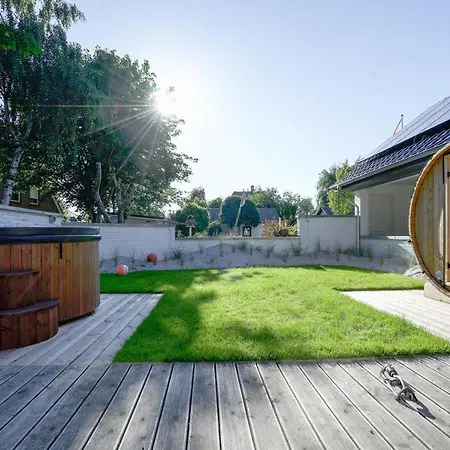 Super-cottage