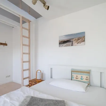Super-cottage