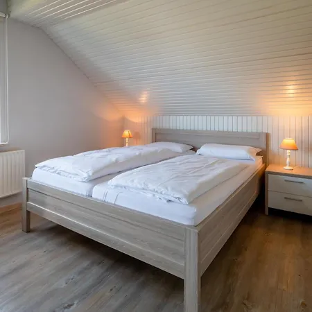 Super-cottage